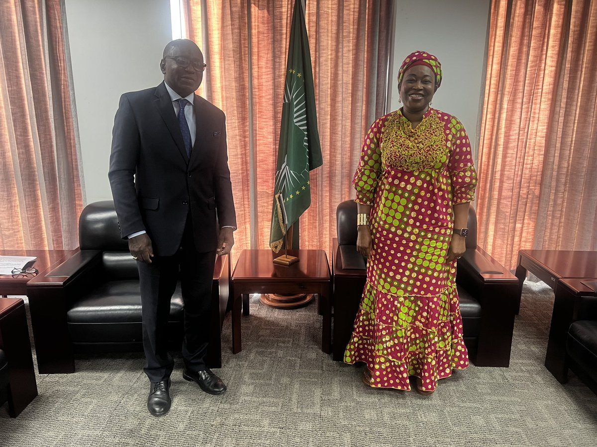 AmbSamate's tweet photo. I am pleased to meet Mr Sory Ibrahim OUANE Senior advisor to CEO NEPAD for a fruitful discussion on our collaboration and the preparation of the humanitarian summit in Malabo. https://t.co/rqMMmBtGdz