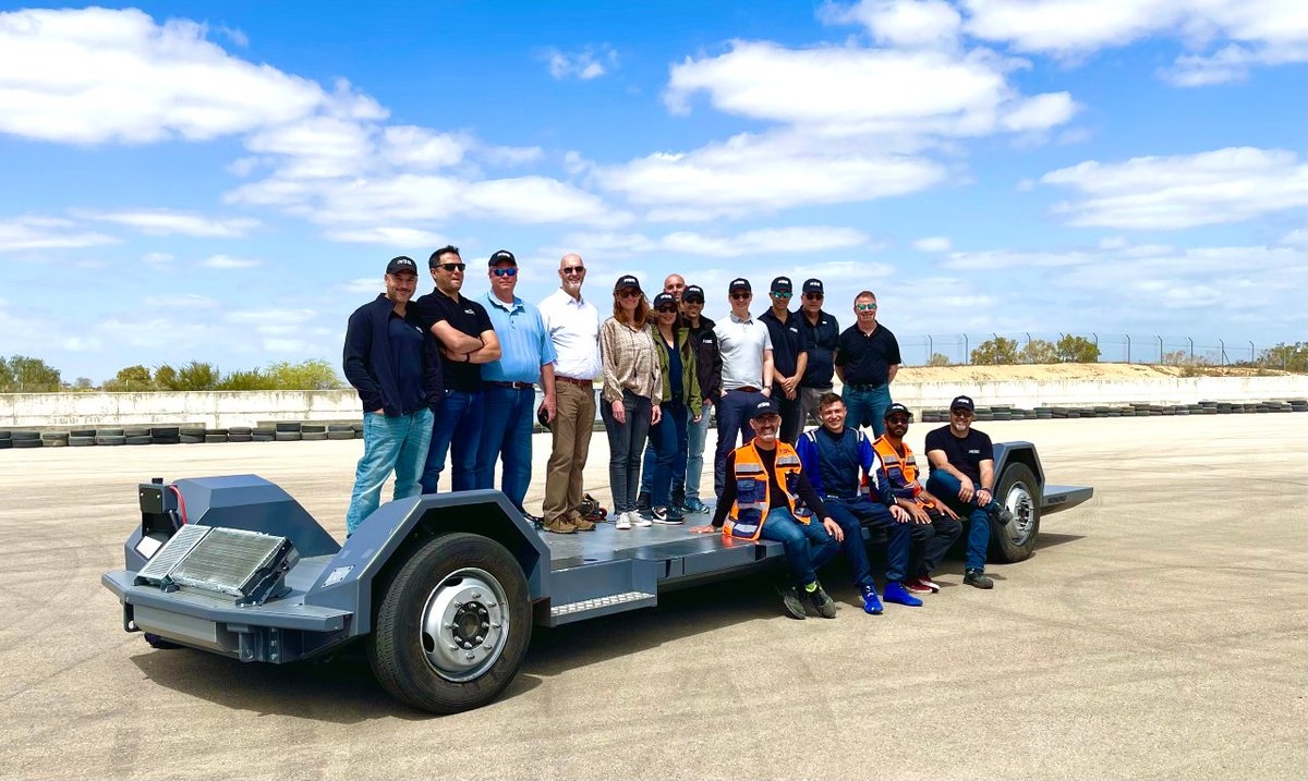ReeAutoOfficial's tweet photo. We were thrilled to host #EAVX senior management at our R&amp;D Center in Israel. We tested multiple #PoweredbyREE platforms ready for EAVX’s body-crafting magic, set for customer testing as we continue to accelerate the #EV future. We appreciate our strong partnership! #ThisIsREE https://t.co/IzhDTPk8mD