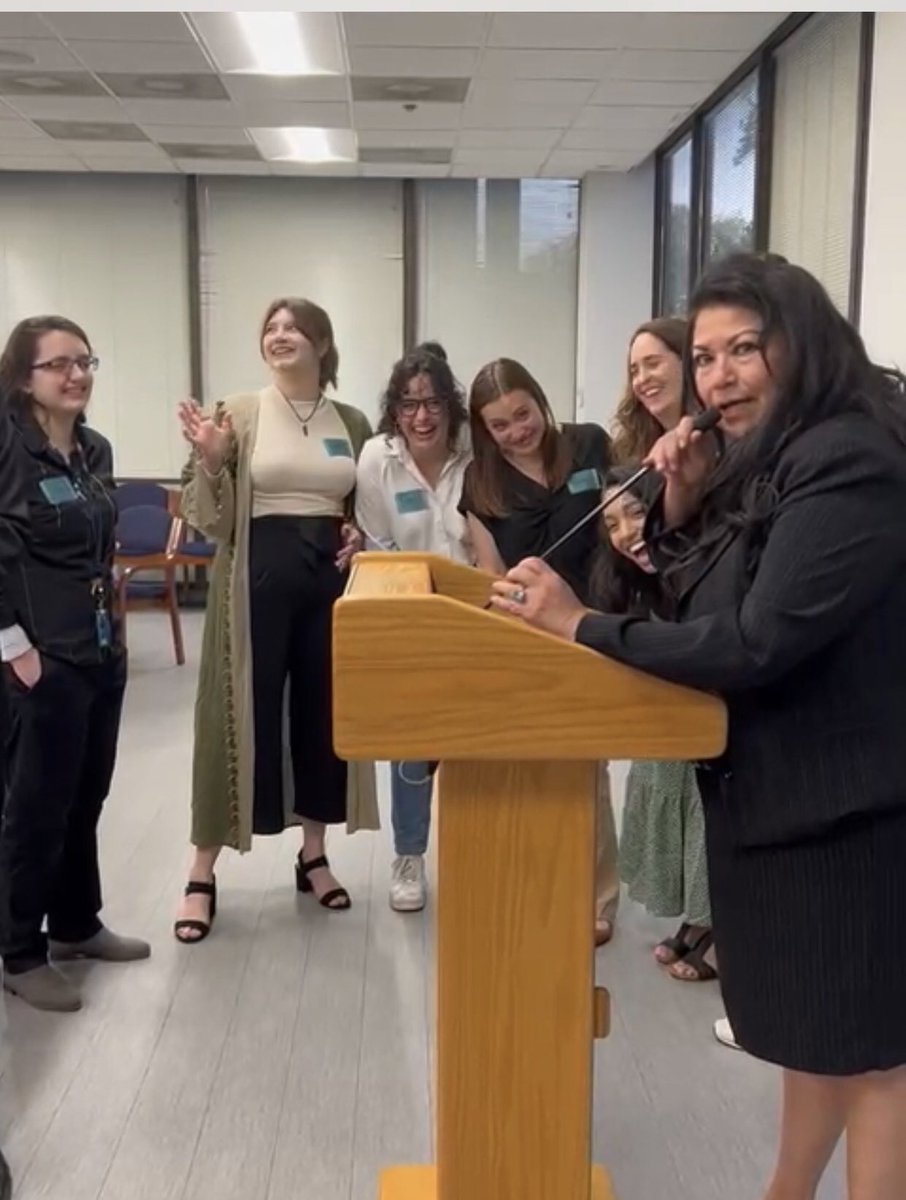 MariaCurtis1's tweet photo. We discussed the long tradition of sustainability and resource management as exemplified in the Sultanate’s environmental policy making since the 1970s. We thank our students for their flexibility, good humor, and generosity of spirit, without which none of our work is possible. https://t.co/8TZlKME3z0