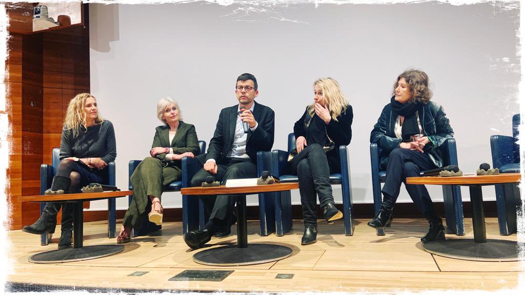 Merci d’être venus nombreux écouter notre débat sur la condition des femmes détenues 🤩 <a href="/RomeIsabelle/">Isabelle Rome</a> <a href="/DelphineDeVigan/">Delphine</a> <a href="/Math_Delahousse/">Mathieu Delahousse</a> Dominique Simonot Fabienne Perineau