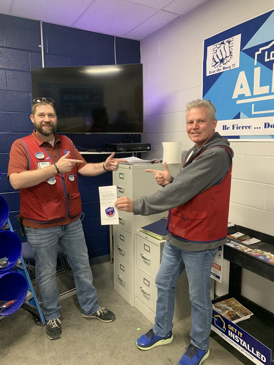 MattFlippin2's tweet photo. Brad is one of the best there is at offering our programs and services to customers!  Keep up the great Job Brad and way to go being recognized by our market staff @nmcmillan1369 @xen_arely @mikekcross1 @02tazman02 @BlueBoxR1 @BenitoKomadina https://t.co/ZaiixEkHwC