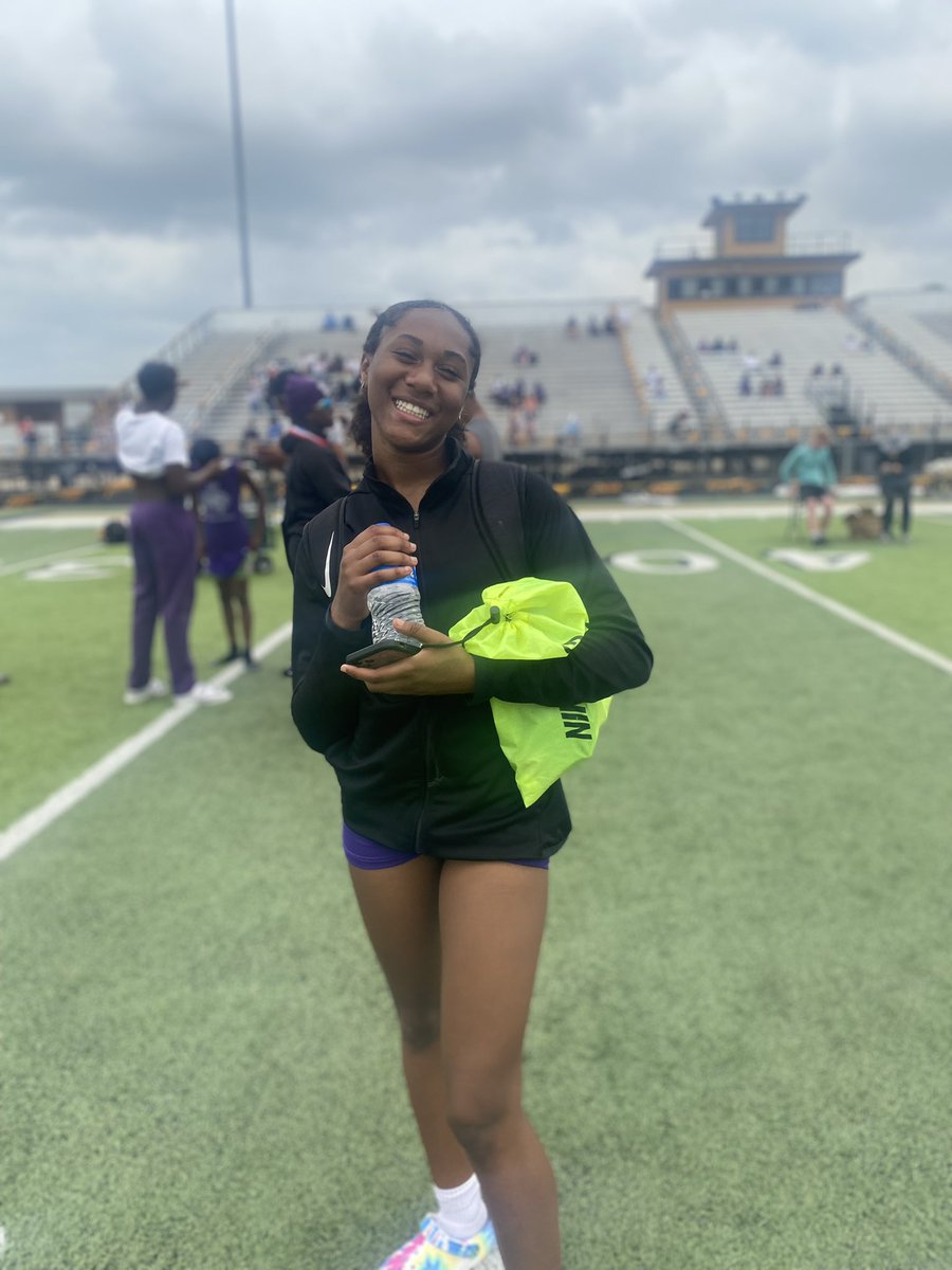CoachOBrantley's tweet photo. Addison Green. Remember the name. She will be special. Dominated the 200 and 400. 2nd place in the LJ. @LBJSports @LBJTxF https://t.co/11GufTRjpS