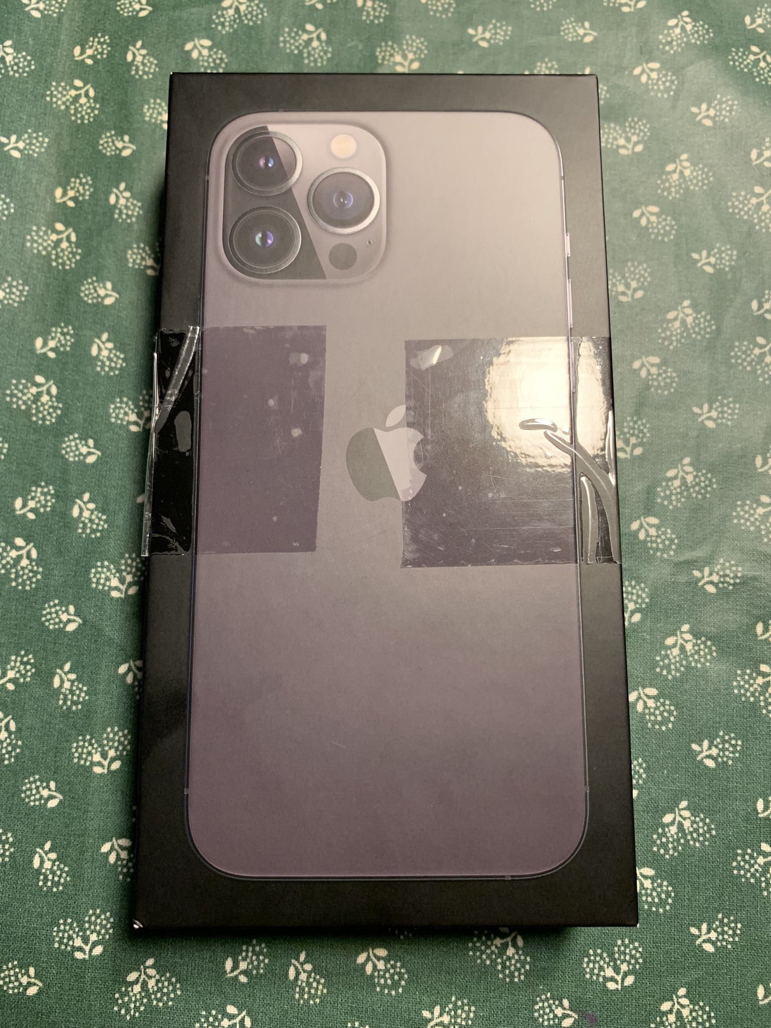 brian-chen-on-twitter-thanks-dbrand-mrwhosetheboss-mkbhd-for-new