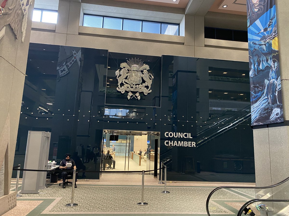 ToneArmah's tweet photo. Today I had the honour to come by City Hall and see The City of Council Chambers! @sait  #RTBNNEWS #CityHall #CityOfCalgary #CityCouncil https://t.co/6NI5ci5pFb