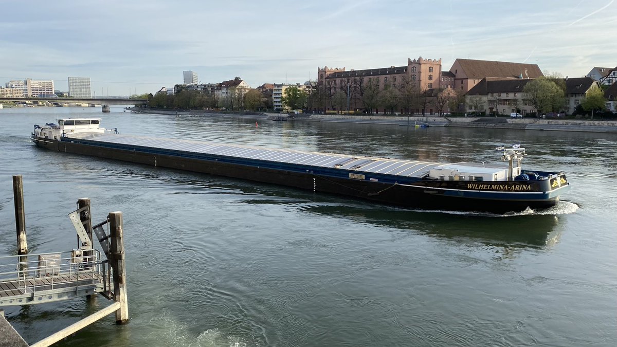 Inland freighter WILHELMINA-ARINA eastbound at Schifflände this morning #maritimebasel #shipping