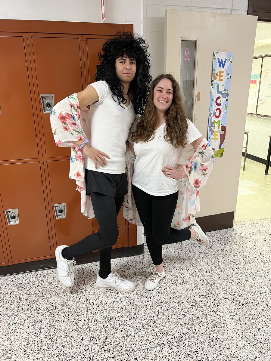 AHEngTeach's tweet photo. #TwinTuesday #BOTC #Seniors #Classof2022 #TheRegional @KareemReyad best twin duo! #spiritweek https://t.co/nRv27e41qM