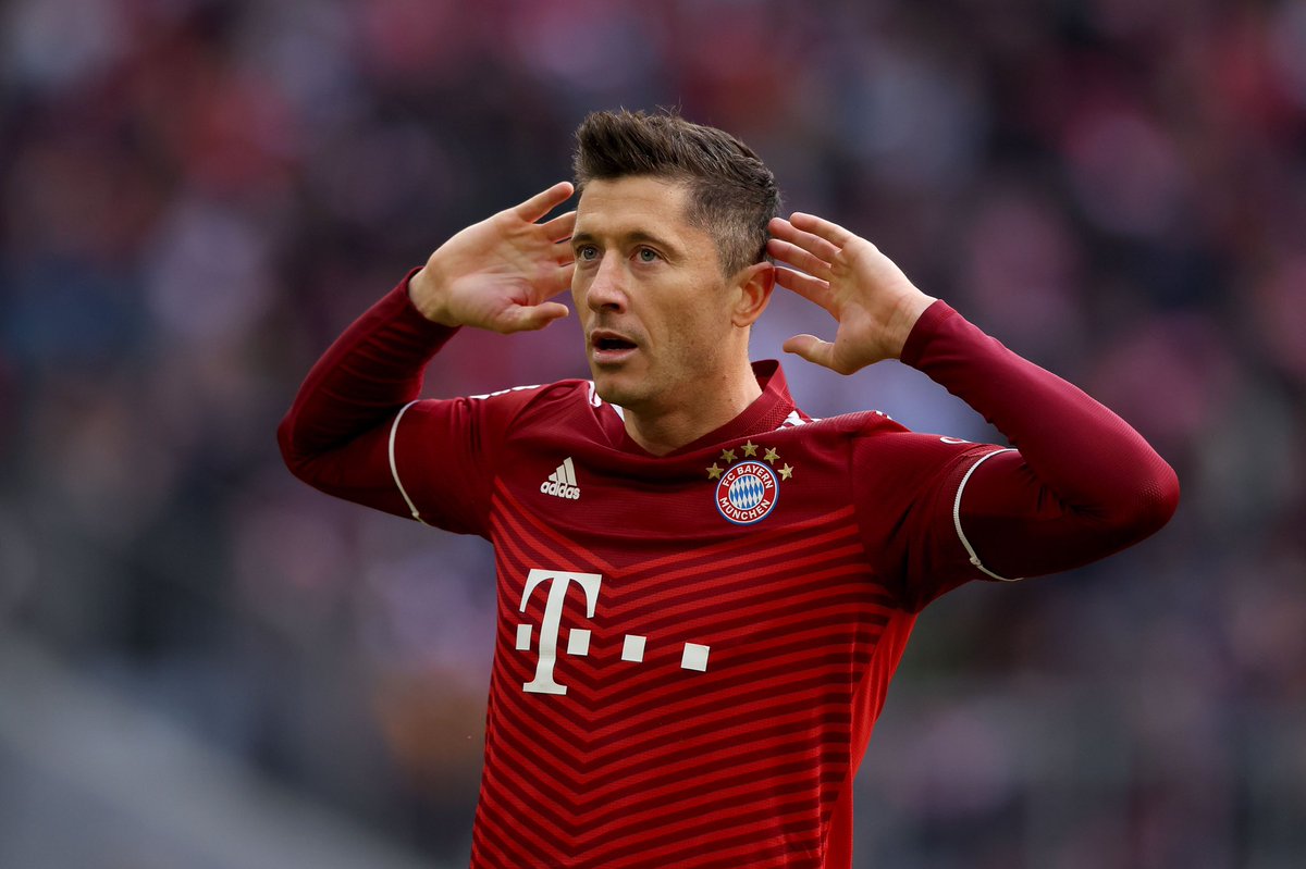 Bayern director Oliver Kahn on Robert Lewandowski’s future tells Prime Video: “We'll definitely have him with us for another season”, via <a href="/kerry_hau/">Kerry Hau</a> 🚨🇵🇱 #Bayern 

“We're not crazy to discuss a transfer of a player who scores 30-40 goals for us every season”, Kahn added.
