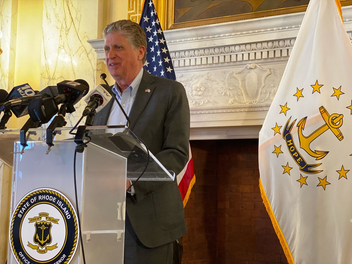 GovDanMcKee's tweet photo. Revitalizing the Superman Building will breath life into downtown #PVD— thanks to teamwork, we’re making it happen.

We’re announcing a historic rehabilitation that will create 285 housing units (including affordable units) and community space and create ~1,600 construction jobs. https://t.co/DcJX64dq8n