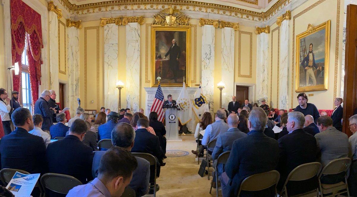 GovDanMcKee's tweet photo. Revitalizing the Superman Building will breath life into downtown #PVD— thanks to teamwork, we’re making it happen.

We’re announcing a historic rehabilitation that will create 285 housing units (including affordable units) and community space and create ~1,600 construction jobs. https://t.co/DcJX64dq8n