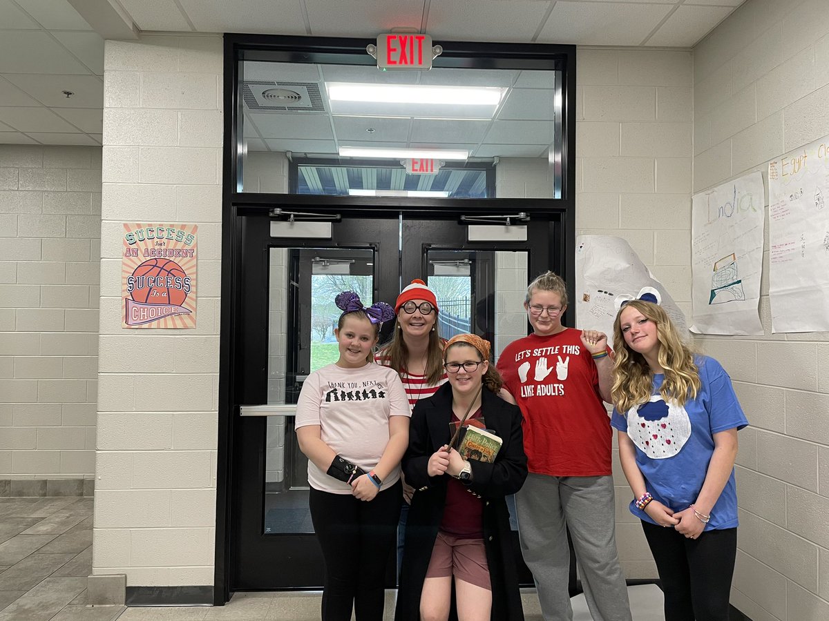 Amanda Mills tweet media