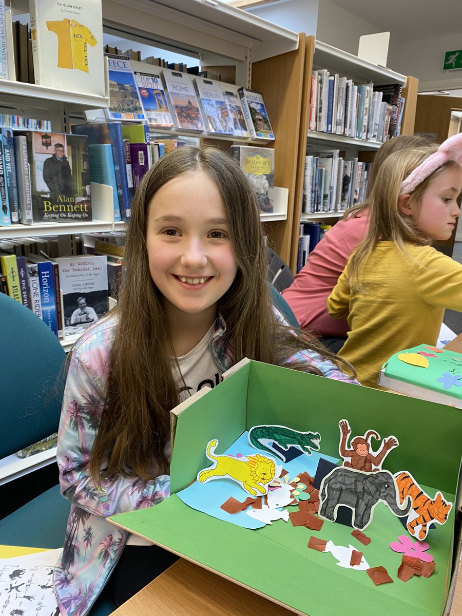 puppetshop's tweet photo. Crafty Tuesday creating fabulous fun props to animate the story of ‘Walking through the Jungle’ This event is part of the Reading Pictures Seeing Stories Festival - @ERLibraries
#eastridingofyorkshire #Cottingham #library #workshop #craftsession #puppets #fun https://t.co/LVXQJwS60b