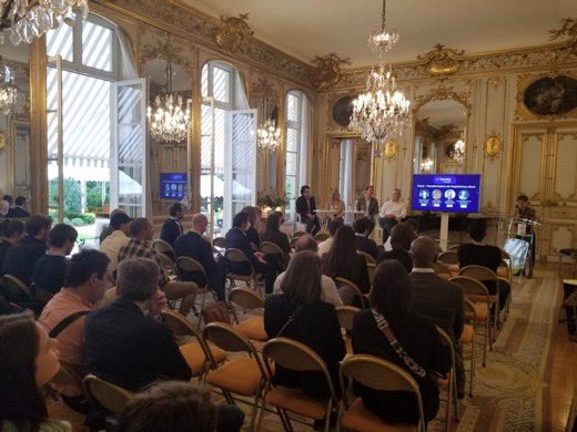 Vitalité, innovation et ambition sont les puissantes motivation <a href="/heyday_ai/">Heyday by Hootsuite</a> et leurs partenaires 👏👏! Un grand bravo pour vos belles collaborations FR-CA 🇫🇷 🇨🇦 autour de l’#IA #conversationnel et du #commerce .