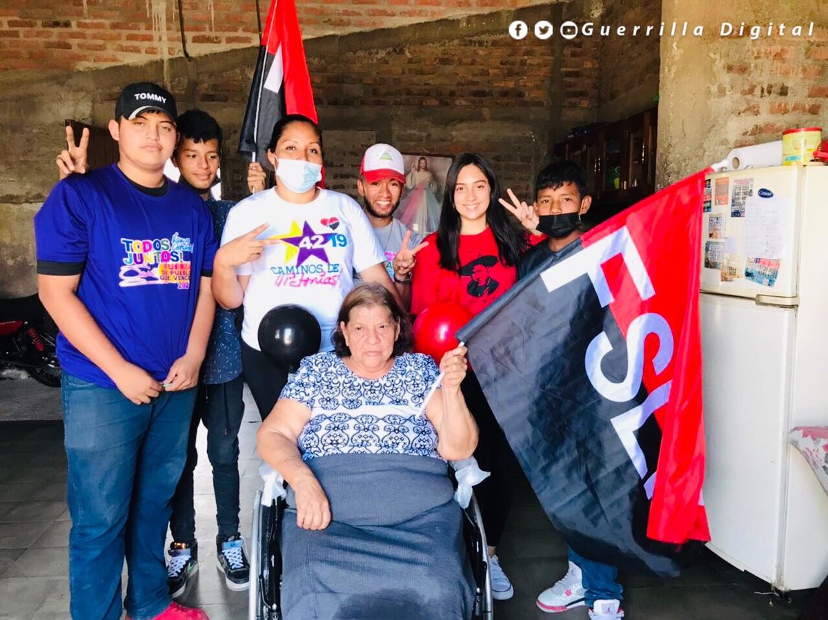 GuerrillaDigi11's tweet photo. #SomosPuebloPresidente | 🎊Juventud Sandinista, a través de Promotoría Solidaria, realizaron entrega de sillas de ruedas el día de hoy, en diferentes barrios de la UVE Leonel Rugama Rugama, Distrito 3, #Estelí #Nicaragua #JSEstelíD3 ✌️🔴⚫️🎉 https://t.co/9kTDYHBGn3