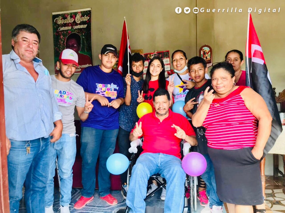 GuerrillaDigi11's tweet photo. #SomosPuebloPresidente | 🎊Juventud Sandinista, a través de Promotoría Solidaria, realizaron entrega de sillas de ruedas el día de hoy, en diferentes barrios de la UVE Leonel Rugama Rugama, Distrito 3, #Estelí #Nicaragua #JSEstelíD3 ✌️🔴⚫️🎉 https://t.co/9kTDYHBGn3