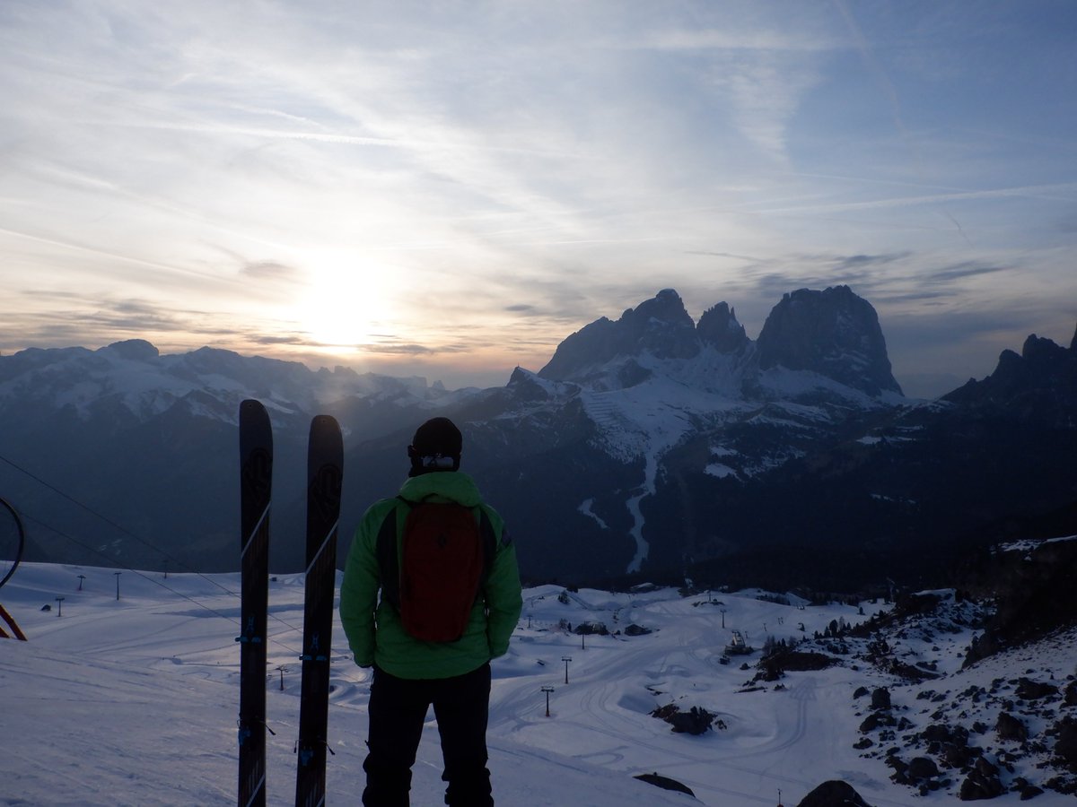 Peaks2Go's tweet photo. On the edge of tomorrow.

Sull'orlo del domani.

#Peaks2Go #MountainLeader #Dolomiti #ValDiFassa #FreeSki #SkiAlp #SciAlpinismo #Mountain #Montagna #Landscapes #Outdoor #SkiTouring #Nature #Natura #NaturePhotography #Landscapes #Panorama #LandscapePhotography #Skiing #Spring https://t.co/iXgoeMjxut