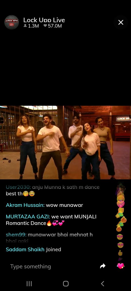 EmranAl64261455's tweet photo. Rangde basanti practice time 
Munawar team..#directorsmunwar
#MunawarFaruqui
#anjaliaroraora #munjli
JANTA STANDS WITH MUNAWAR https://t.co/NWDd0rYLGm
