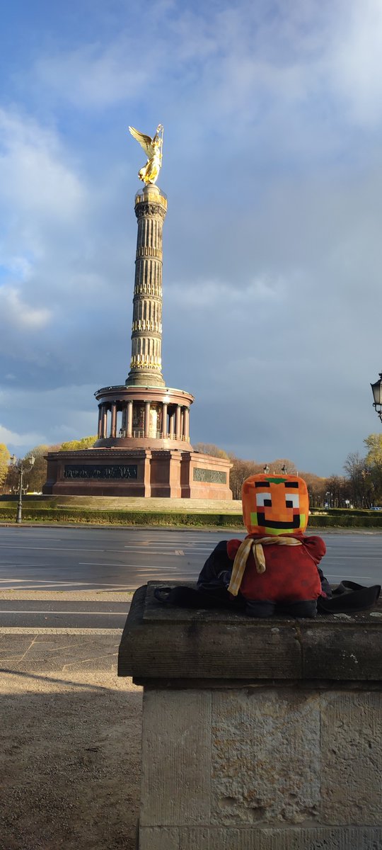 x2_twitt's tweet photo. Am: Siegessäule @Paluten #Berlin #Siegessäule #minipaluten https://t.co/3zCcyDG0hc