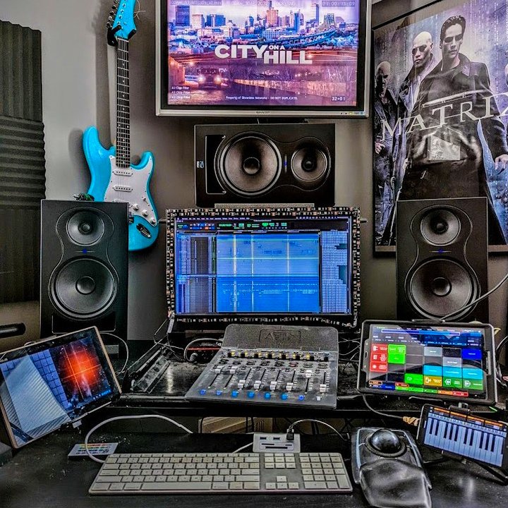 Avid's tweet photo. 😍 Home setup
📷 https://t.co/zVsRTDL6xY
▶️ https://t.co/QBsNfbDFgU

#avids1 #thematrix #sounddesigner #soundeditor #audiopost #protools #avid https://t.co/efetttMAh5