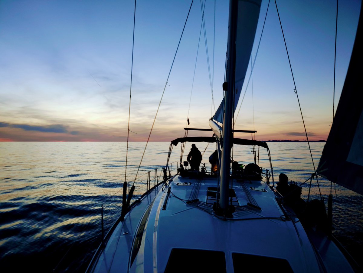 RegattaTirol's tweet image. Mit einer dicken Flauten Suppe geht es auch am Ende des Feldes in die Nachtfahrt. #RPC #RPC2022