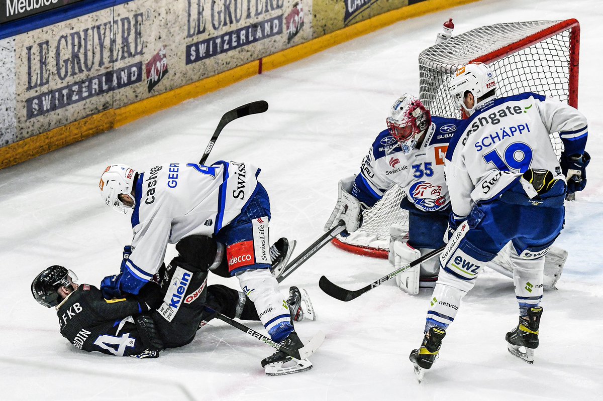 FrGotteron's tweet photo. 1-1 après 40’ ! 
#HCFGvsZSC
📸 Pascal Corbat https://t.co/OV4bWIQcwm