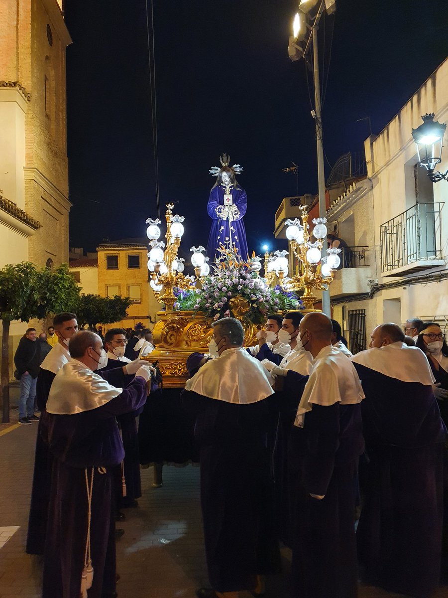 NPJN_Archena's tweet photo. Empieza la procesión del Martes Santo. Desfila JESÚS DEL RESCATE, de la HERMANDAD DE NUESTRO PADRE JESÚS NAZARENO Y SANTO SEPULCRO. Esperemos que el tiempo nos respete. https://t.co/IwDZGBFDMc