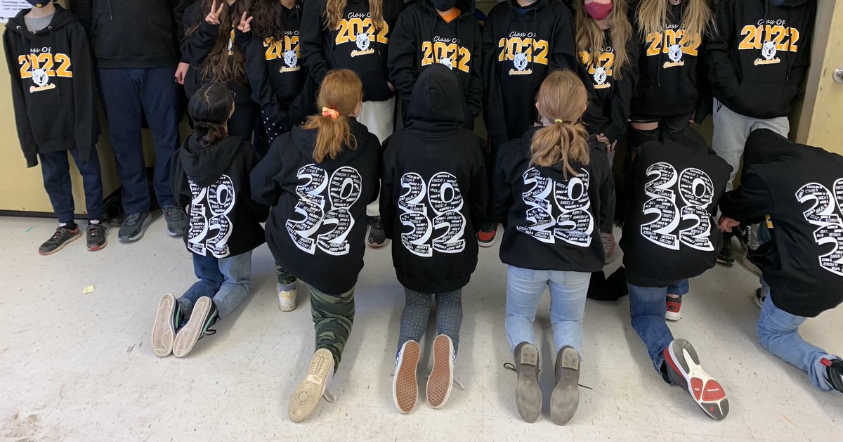 They’re here! Grad hoodies for the ⁦<a href="/clarksdalehdsb/">@clarksdaleHDSB</a>⁩ grade 6’s. Looking sharp 👌