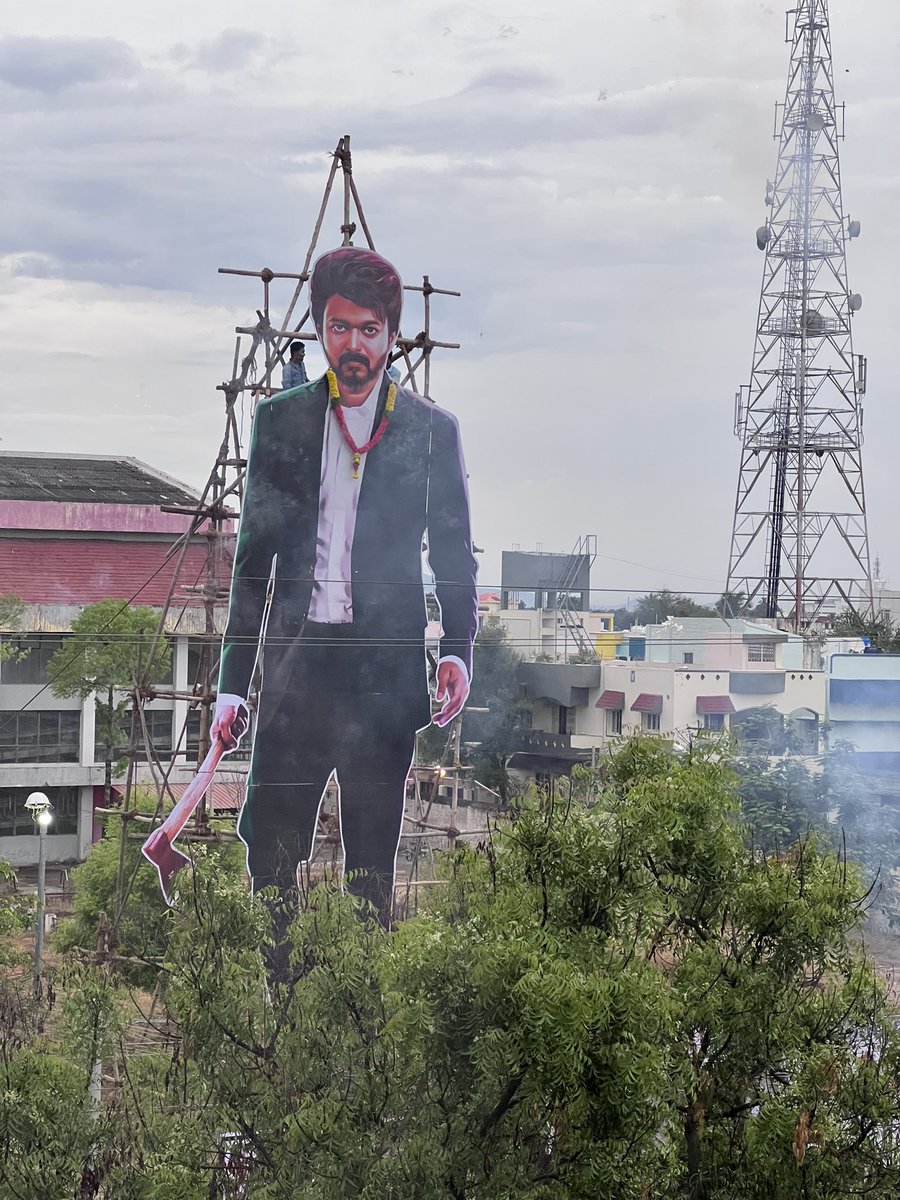 logeshkumar_dgl's tweet image. 70 feet cutout 1st ever for any actor in #dindigul 😎🔥 @UmaaRajendra
@OTFC_Dindigul @TeamDVK #beast #BeastMovie #BeastFromTommorow