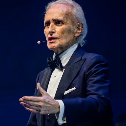1
Josep Carreras ❤️🌺❤️   sings the miracle of life! 
He is the star of the "Miracle of Life" concert on TVP. "This is a great opportunity to come back to Poland" 

plejada.pl/newsy/cud-zyci… 

youtube.com/watch?v=J48CbN…

(See on the back)