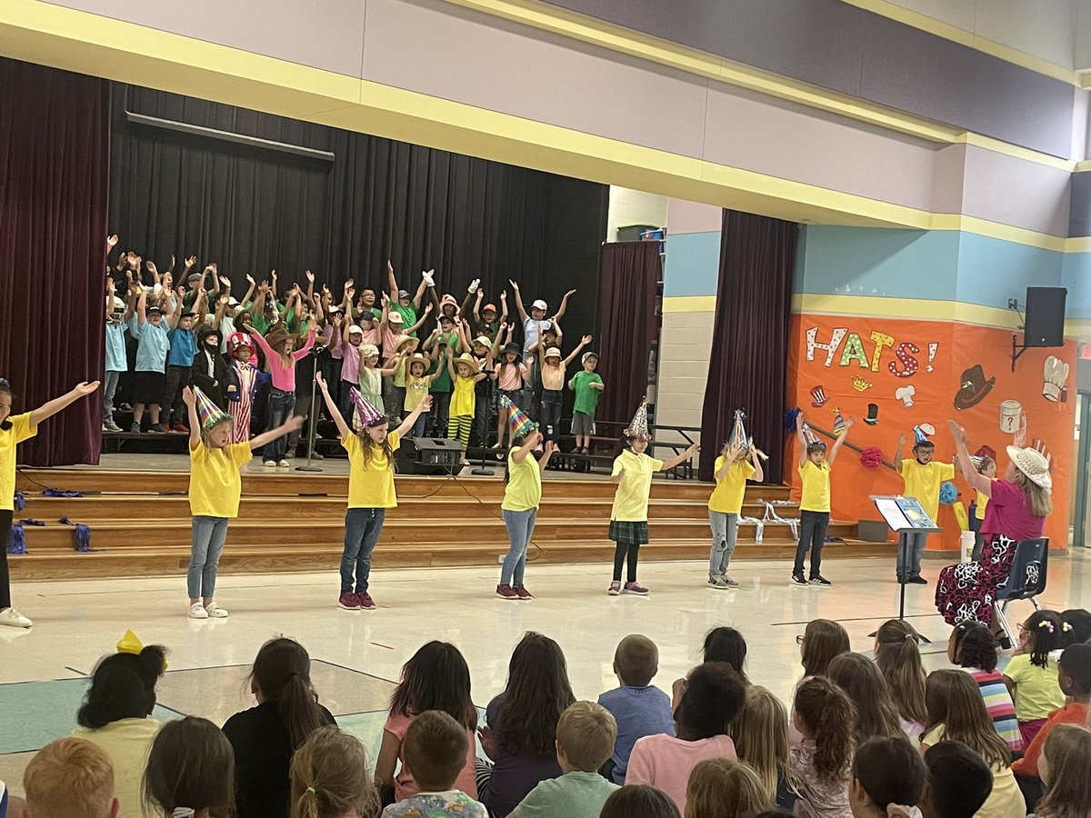 Our second graders are rocking their performance, “Hats!” #willisisd