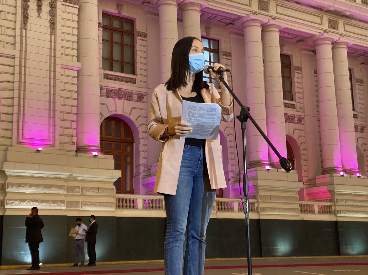 #Entrevista | <a href="/sigridbazan/">Sigrid Bazán</a>: Exhortamos a la Mesa Directiva del Congreso agende en el #Pleno de hoy el dictamen que permite el retiro de hasta 4 UIT de las AFP.  En este momento de crisis es lo más adecuado para aliviar la economía de las familias.