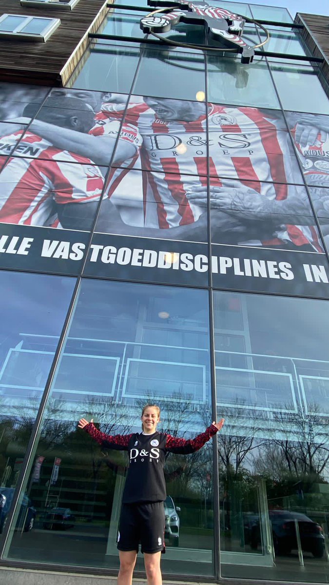 soccerjesswade's tweet photo. Touchdown in Amsterdam and excited to be spending the rest of the month in the beautiful country of Netherlands 🇳🇱

Can’t wait for what’s to come ⚽

@SpartaVrouwen grateful to be here 💫

#teamFZ #oneFZ #football #SpartaRotterdam https://t.co/lhuViKCZaz