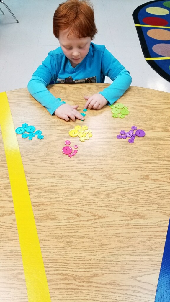 1futuresprogram's tweet photo. Students in the MCES classroom sorting in a variety of ways! https://t.co/lYHkyYDsbC