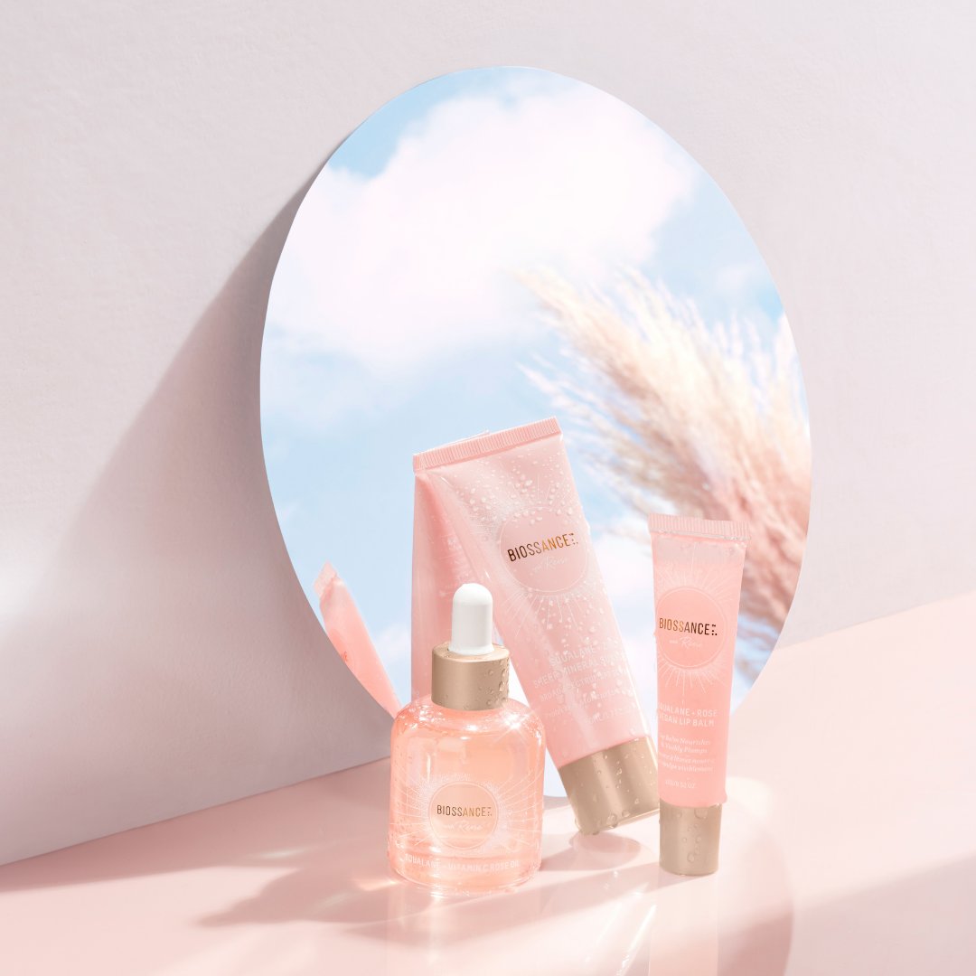 Introducing The Sunshine Set! ✨ We've partnered with <a href="/ReeseW/">Reese Witherspoon</a> to bring you all her favorite products for healthy-glowy skin, wrapped up in a sustainably-made travel case. Now you can bring the shine with you everywhere you go! ☀️
-
Available now: bit.ly/SunshineSet_TW