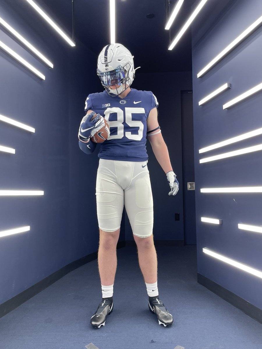 Had an awesome day at Penn State yesterday! Thank you <a href="/CoachTHowle/">Ty Howle</a> <a href="/CoachCollins46/">Stacy Collins</a> <a href="/chrismahon_/">Chris Mahon (Slim)</a> <a href="/CoachRSmith1/">Rod Smith</a>. <a href="/Coach_Willey_FB/">Mike Willey</a>
