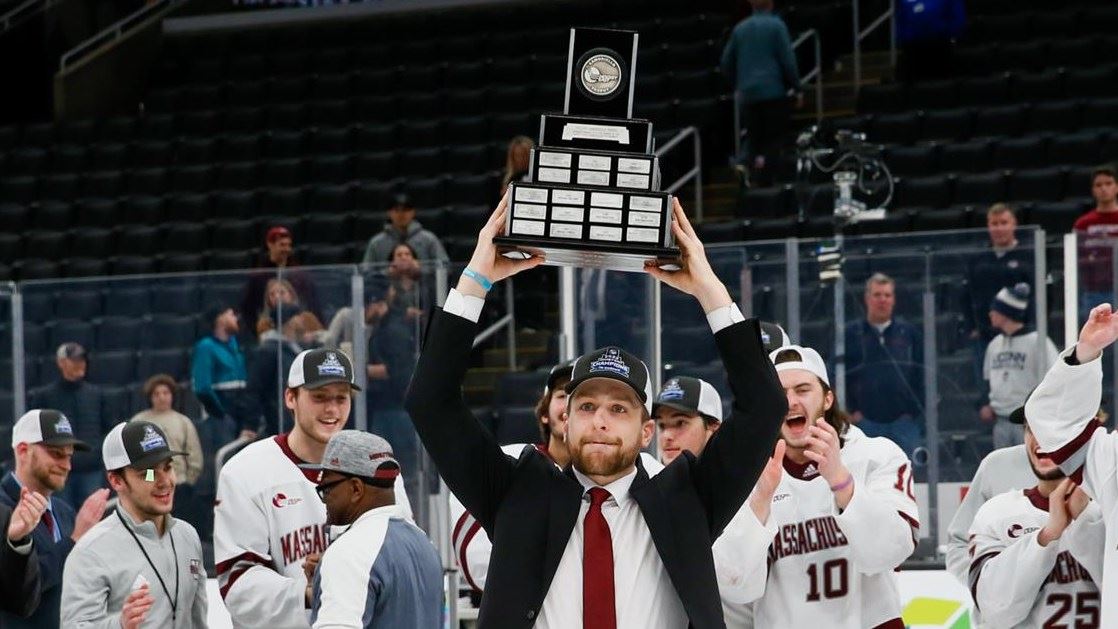 UMass Hockey tweet media