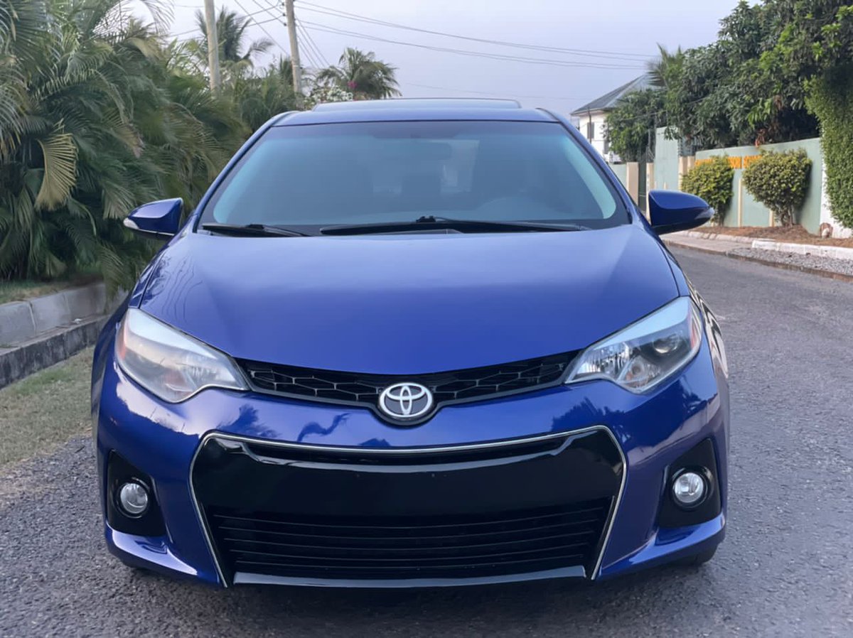 akwesigee's tweet photo. *2016 Toyota Corolla S*
Key start 
Sunroof 
Leather seat 
Reverse camera 
Eco/Sport drive
1.8 liter engine
*Ghc 🇬🇭 75,000*ghs https://t.co/1ykkUtrEtc