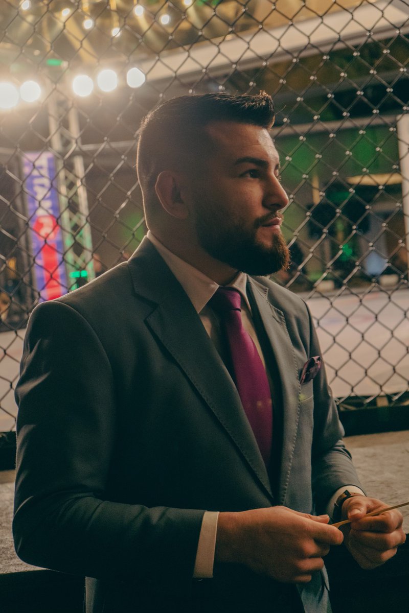 ShortyTorresMMA's tweet photo. Sometimes you just have to stunt on em #BossStatus #SoFreshSoClean #CustomSuit #OneOfAKind #PiresSuits We Can, We Will, Together, We Are, #TeamShorty πΈ @ebmedia_llc (IG) https://t.co/9t5g9QGVRw