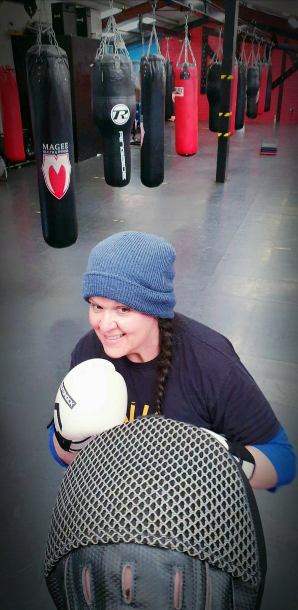 JanineR's tweet photo. It may be raining but I'm still training...#pads #boxing #boxingfit #onetwo #gym #tuesdayvibe #punching #Belfast #KeepGoing #HealthIsWealth #keepfit #positivityiskey #April12 #northernireland https://t.co/Jch3fgn6Am