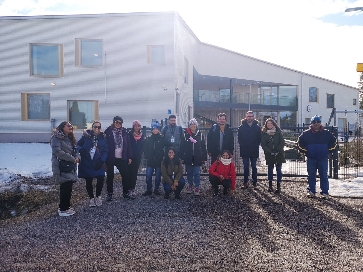 VisitedufinnEs's tweet photo. Día2 de nuestro Foro de Educación #Step2022 hoy descubriendo la educación de primera infancia! 👶
✅visitamos jardines infantiles ✅en nuestra sesión de conferencia estudiamos el currículo finlandés,
✅y para finalizar nos fuimos a caminar al fuerte de Suomenlinna 🇫🇮 https://t.co/3oh6Ecidu3