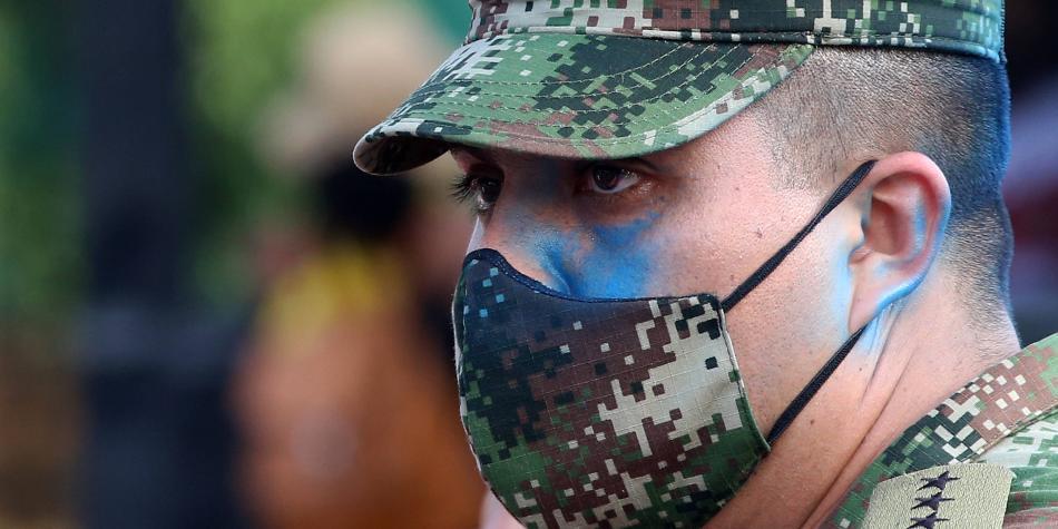 ELTIEMPO's tweet photo. Tribunal cuestiona participación de un militar en operación encubierta. Los detalles ➡️ https://t.co/q6ovZn4Dsa https://t.co/lyymjnZcrc