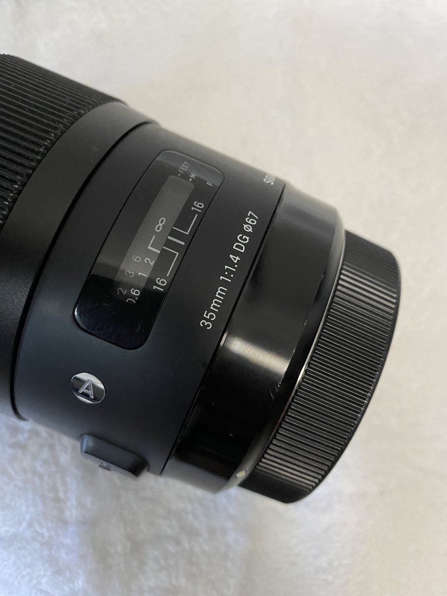 Yama33R's tweet photo. レンズ売ります。

SIGMA 35mm art
単焦点レンズ
PLフィルター付き
Canon用

40000円

良ければ拡散お願い致します。#拡散希望 https://t.co/AbqyniBxN5