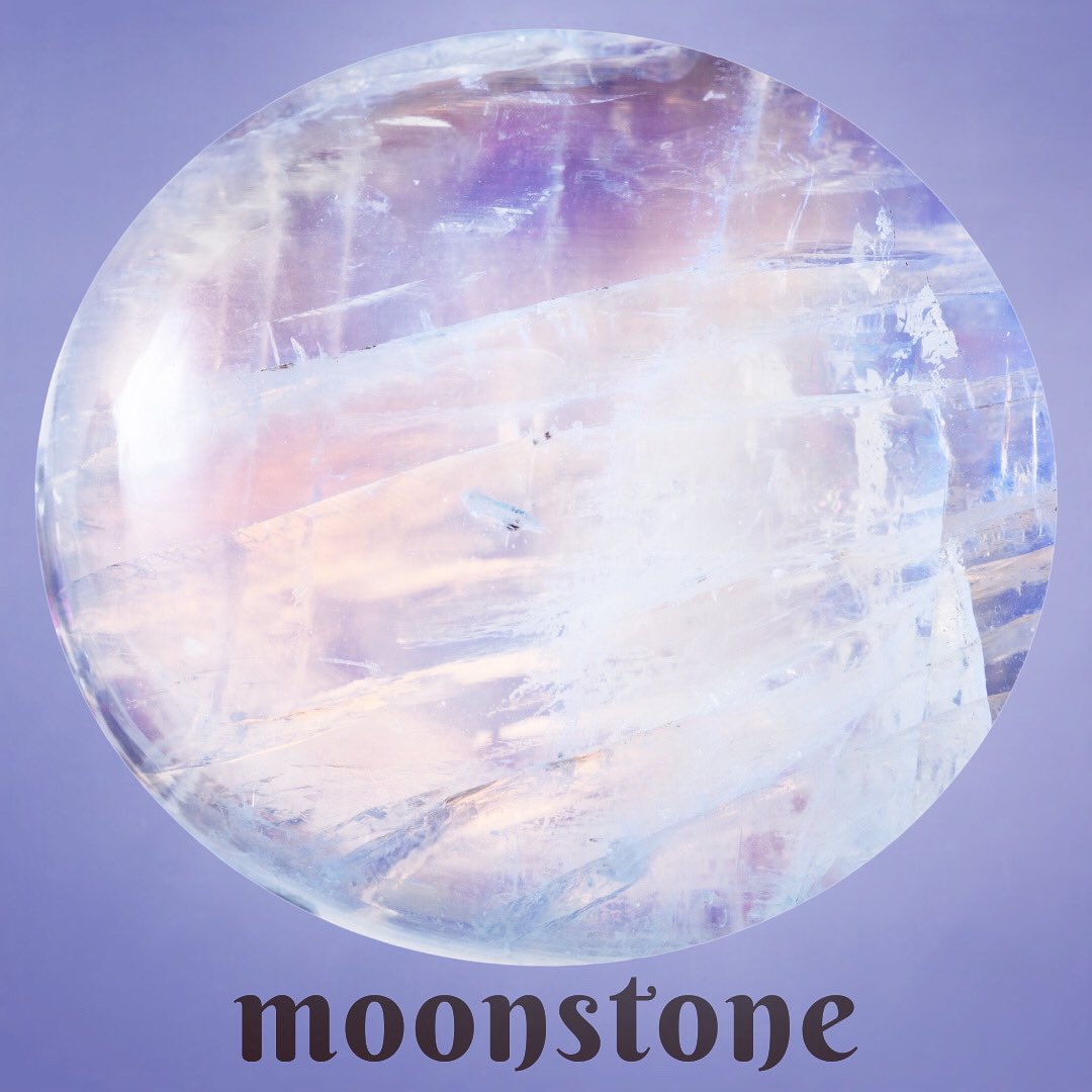 pendulum_planet's tweet image. April Birthstone - Moonstone ✨💫
Moonstone is a stone of mystery. It has been used for centuries to connect with the energy and power of the moon. Read more on the blog. 
pendulumplanet.com/blogs/planetar…