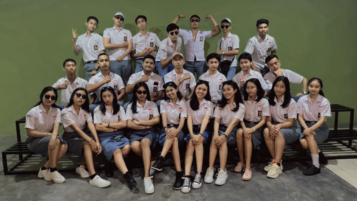 miitthaaa's tweet photo. belum siap pisah sama kalian🥲💔🥀 https://t.co/BL1zbc1Ej1