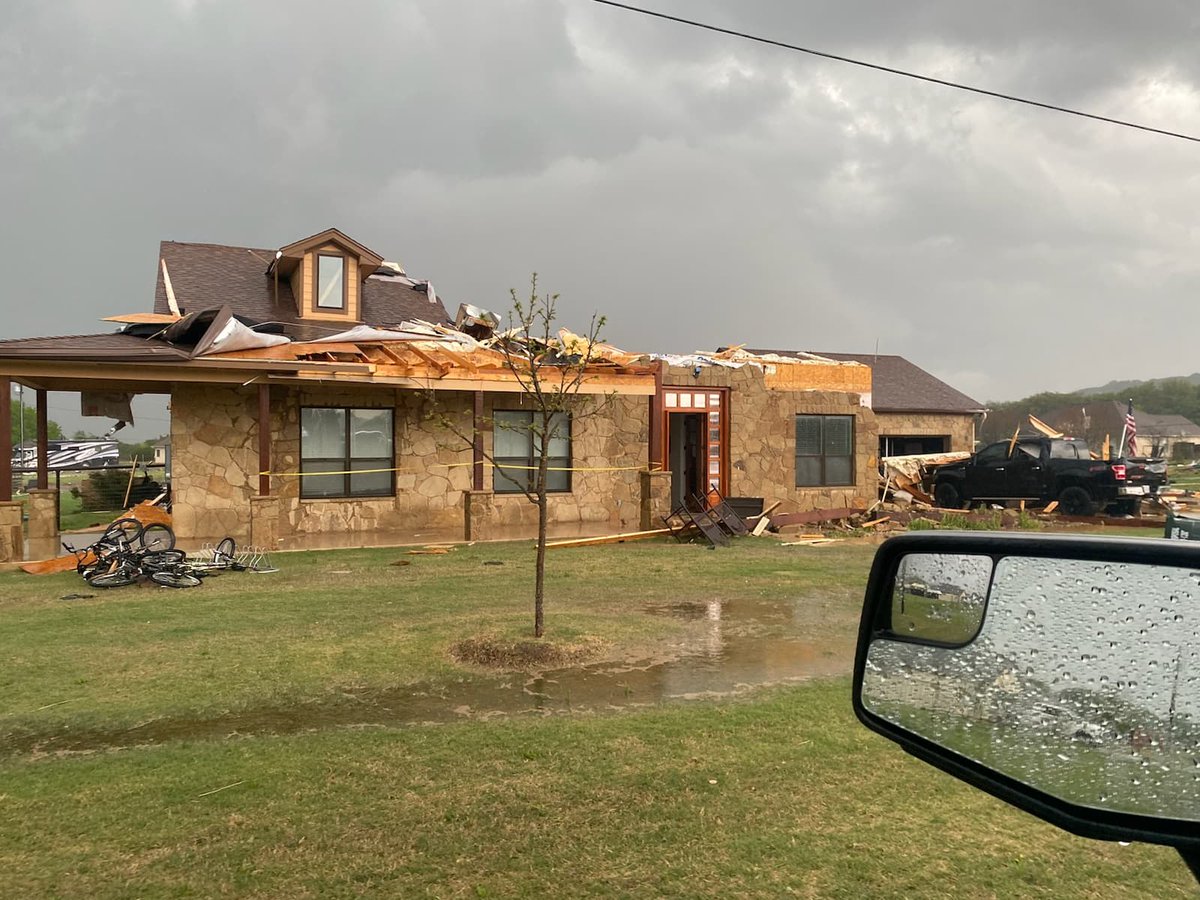 LeslieDraffin's tweet photo. Damage in Salado, TX sent to me from a viewer. https://t.co/EP7325skUu
