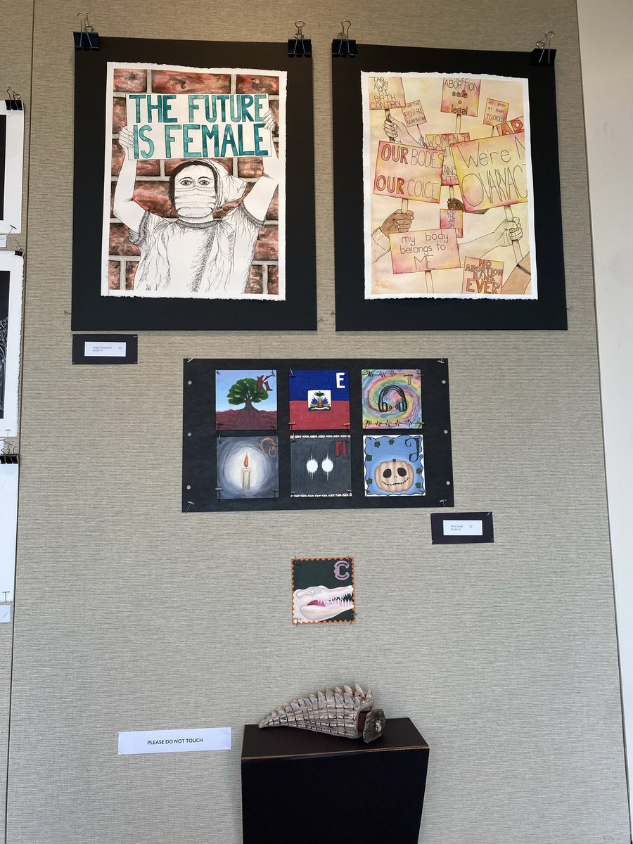 joygprince's tweet photo. Beautiful artwork in Studio Art II. @AgnesIrwin #AIS #AgnesIrwin https://t.co/IbFyCFtHYm