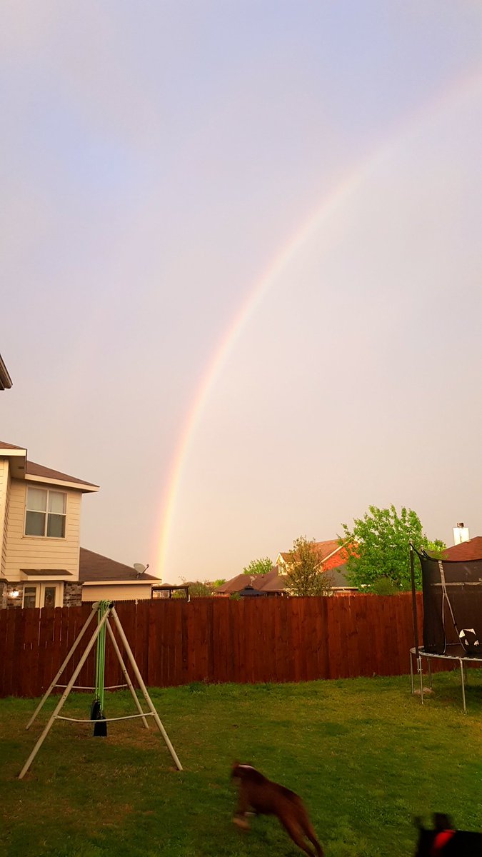 JgDLG12's tweet photo. @FOX4  Double rainbow from Heartland TX https://t.co/d5TtiKujyF