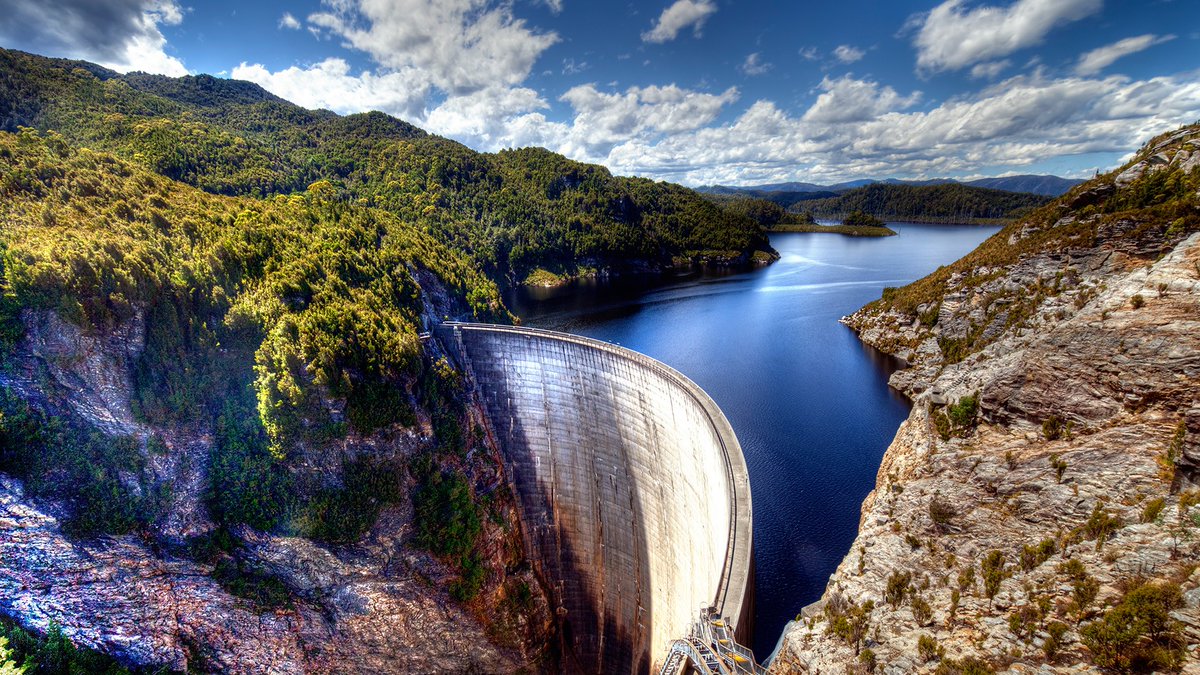 Rootank1's tweet photo. Tasmania's Gordon Dam, one of the largest in Australia, the arch dam was completed in 1978. It has a catchment area of 1,280 km2 (494 sq mi). Gordon Dam impounds the largest #reservoir volume in Oceania.
#Rootank #pillowtank #watertank #GordonDam #water #waterstorage #Tasmania https://t.co/C1JxlS2PeG