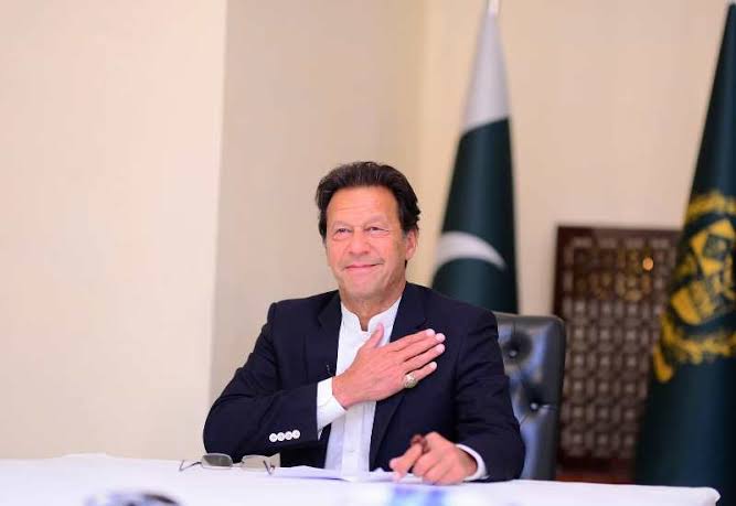Muhamma71811424's tweet photo. Former PM Imran khan should be release video message for All PTI worker. Avoid chanting slogans against Pakistan Army and Supreme Court. Like (Justice Mustice, Bajwa traitor)So that hatred against the Pakistan Army and the Supreme Court can be avoided.I fully support Imran khan. https://t.co/GehMTSCaA3
