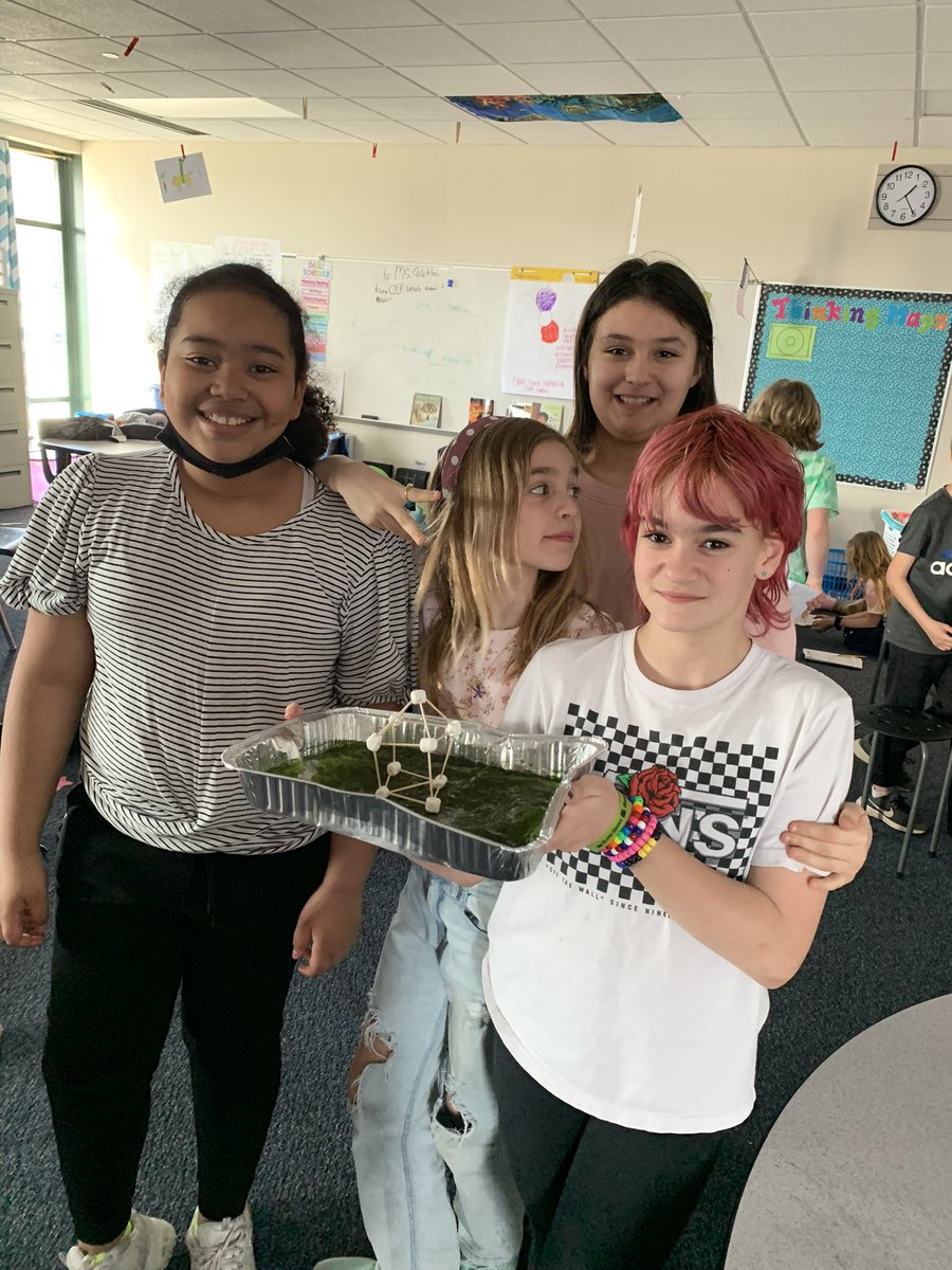 jhcolet87's tweet image. Creating structures that could withstand an earthquake! #stemchallenge #extremeweathersolutions #bhwarriorpride @Bighollowelem  Contributing to the principal’s science challenge!