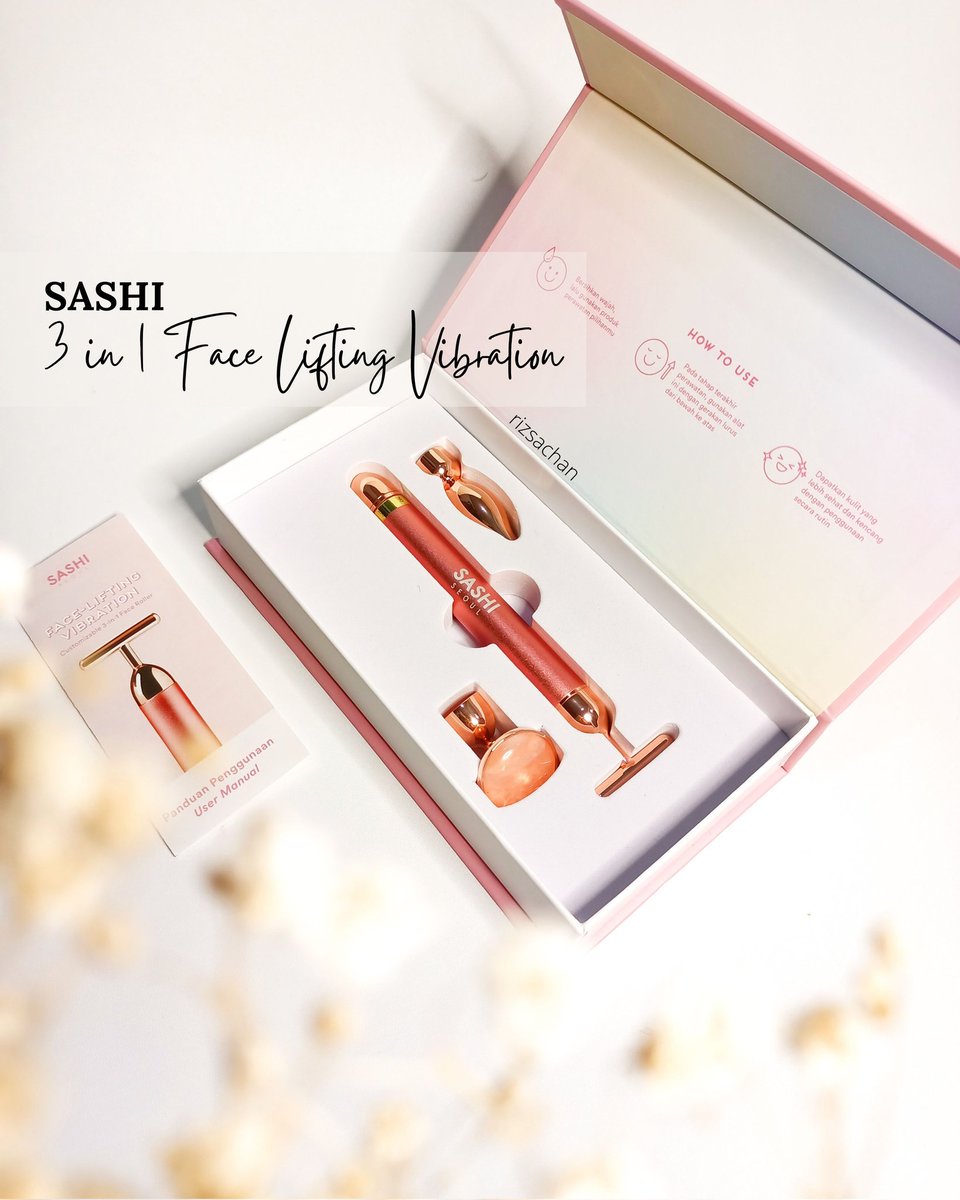 rizsachan's tweet photo. Pijat - pijat wajah pakai face roller dari @sashiseoul ngga cuma relaksasi, ternyata face roller banyak manfaatnya lho. Apa aja sih manfaatnya, simak reviewku yuk !

─ SASHI 3 in 1 Face Lifting Vibration

#NewSkinWithSASHI #GotoGlow #SASHISeoul #racuninskincare https://t.co/hpyHnhtcqz